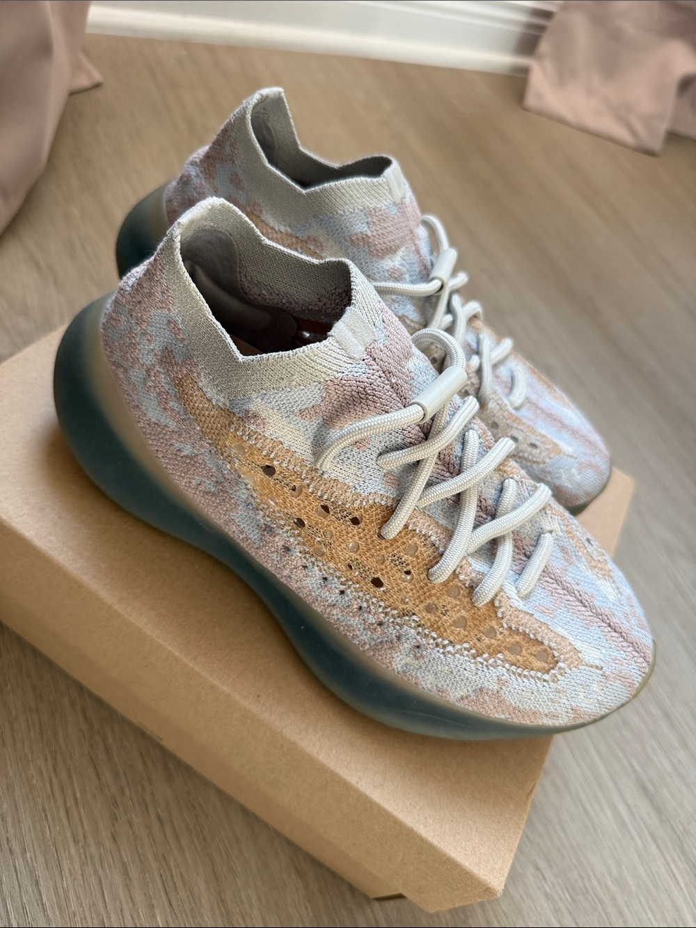 Yeezy Beige and Light Blue Knit Slip-On Sneakers 23,5cm